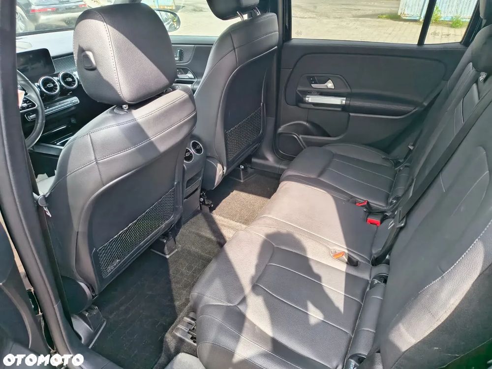 Mercedes-Benz GLB 250 4-Matic 8G-DCT - 11