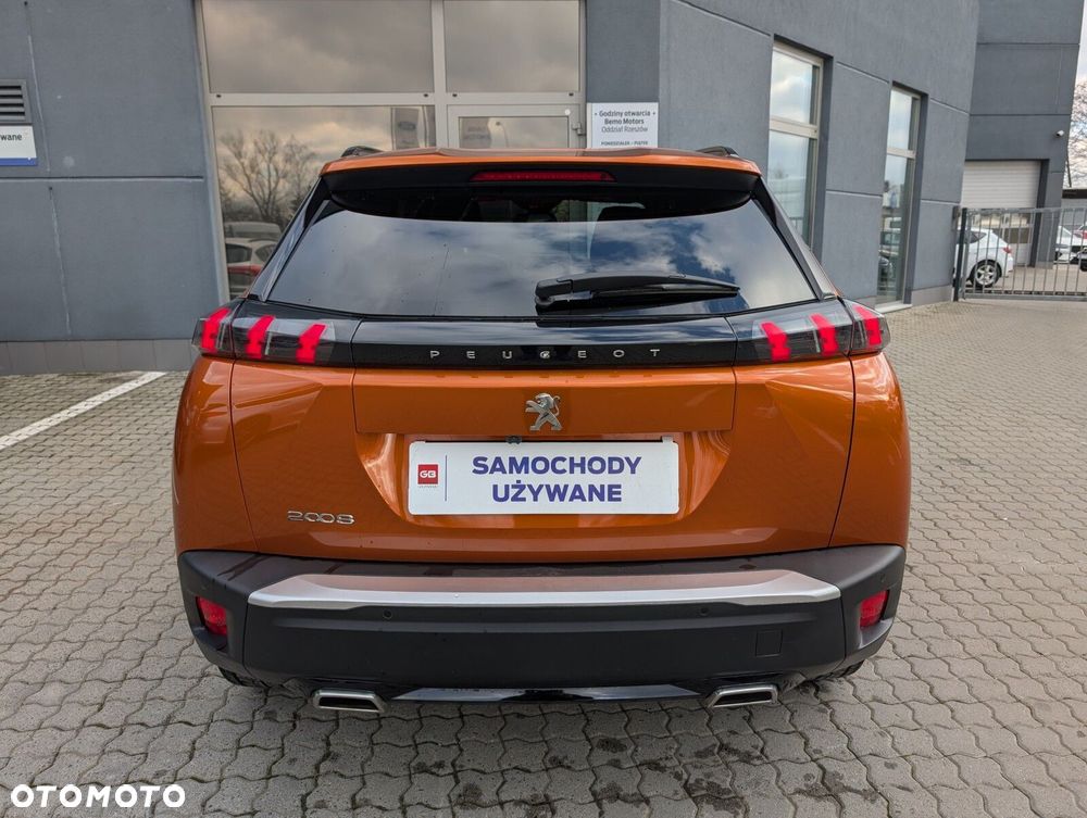 Peugeot 2008 - 8