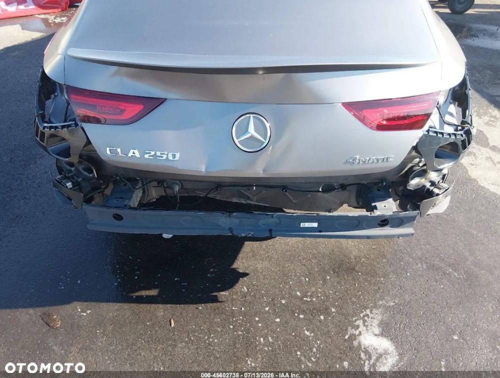 Mercedes-Benz CLA 250 4Matic 7G-DCT AMG Line - 9