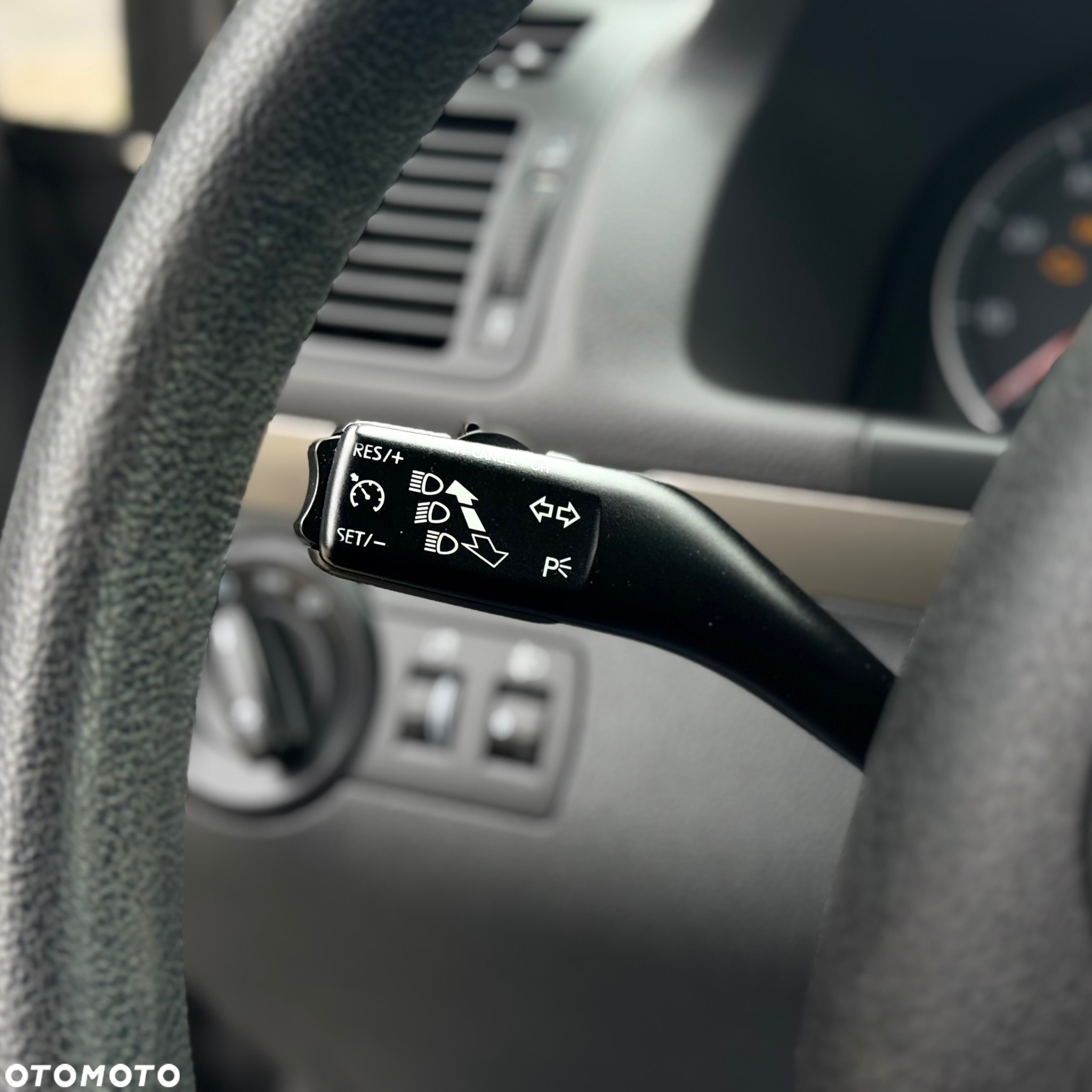 Volkswagen Touran - 13