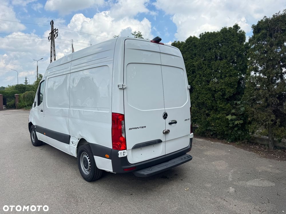 Mercedes-Benz SPRINTER - 4