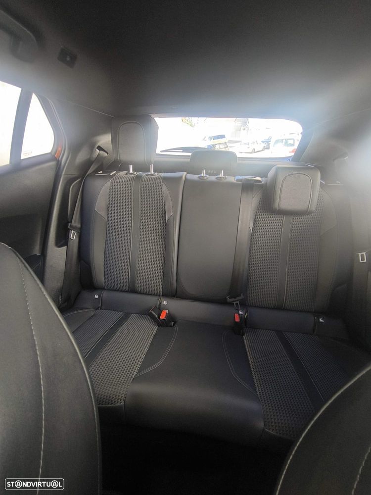 Peugeot 2008 - 13