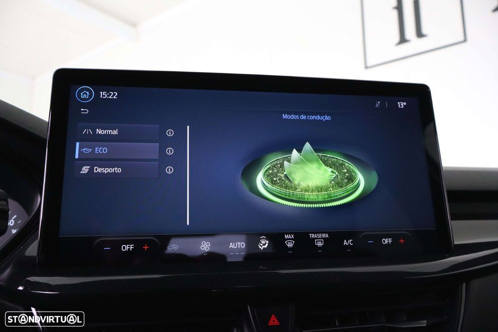 Ford Focus 1.0 EcoBoost MHEV ST-Line - 27