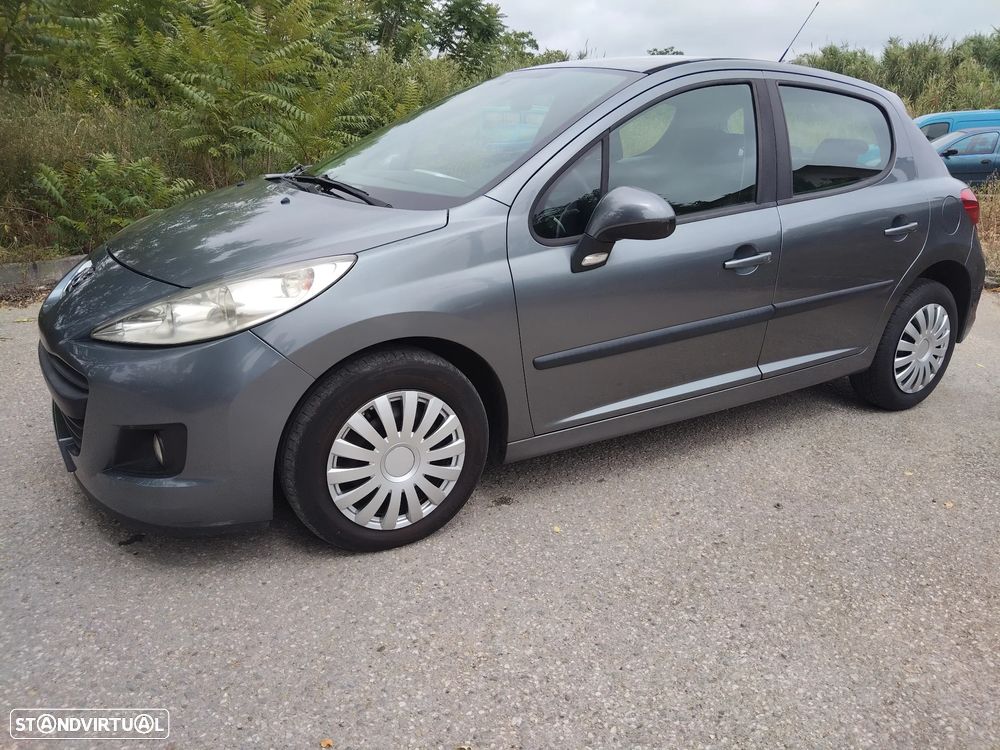 Peugeot 207 - 1