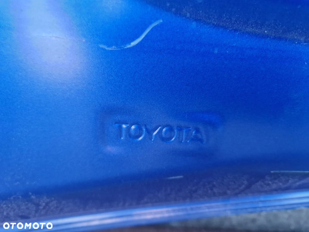 MASKA TOYOTA HILUX VIII 2015-- - 16