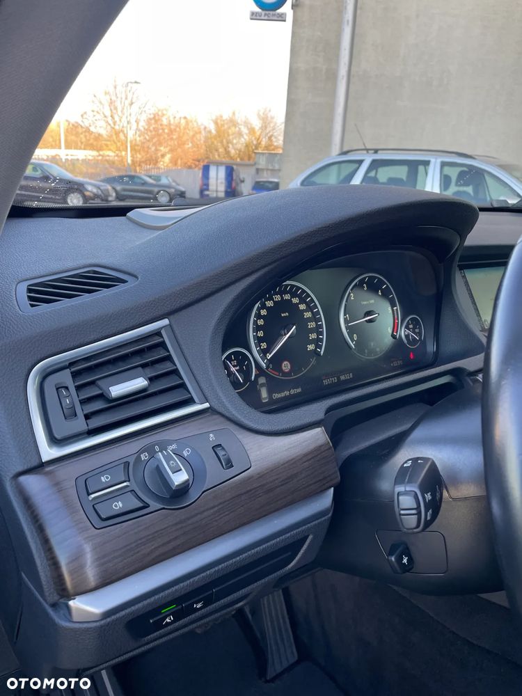 BMW Seria 5 530d xDrive Sport-Aut - 12