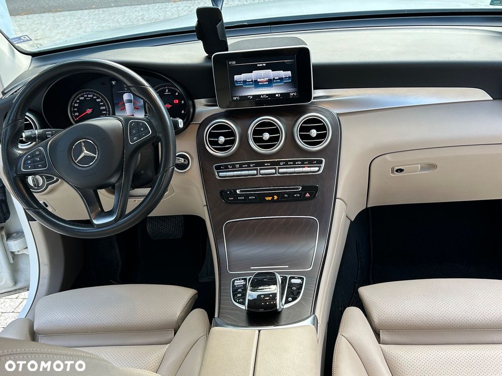 Mercedes-Benz GLC - 14