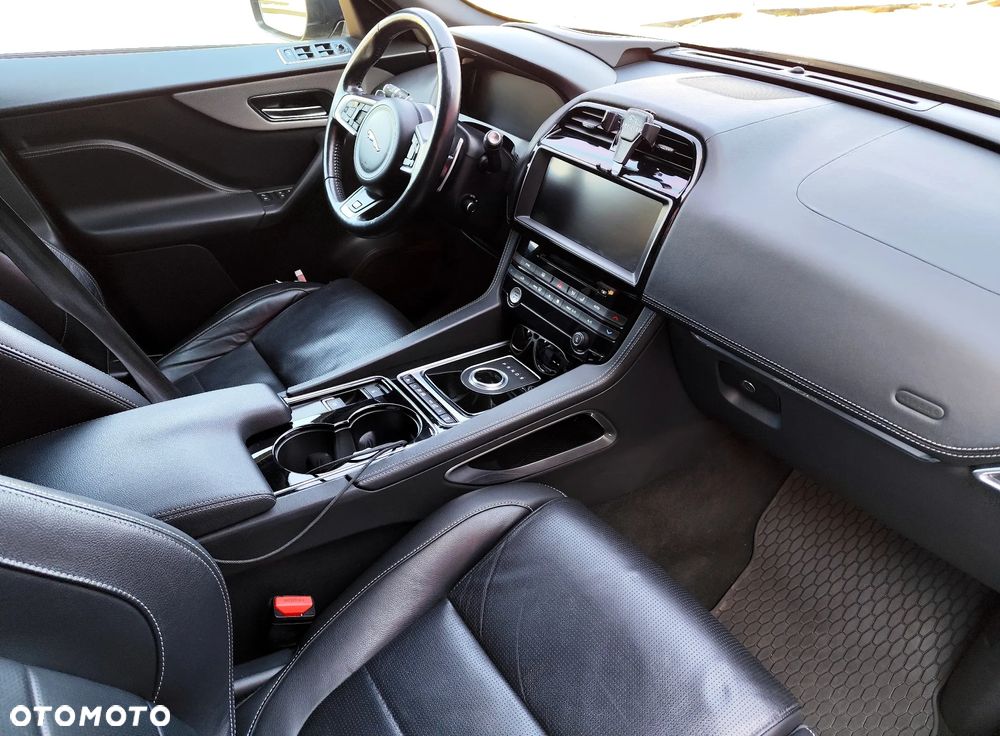 Jaguar F-Pace - 11