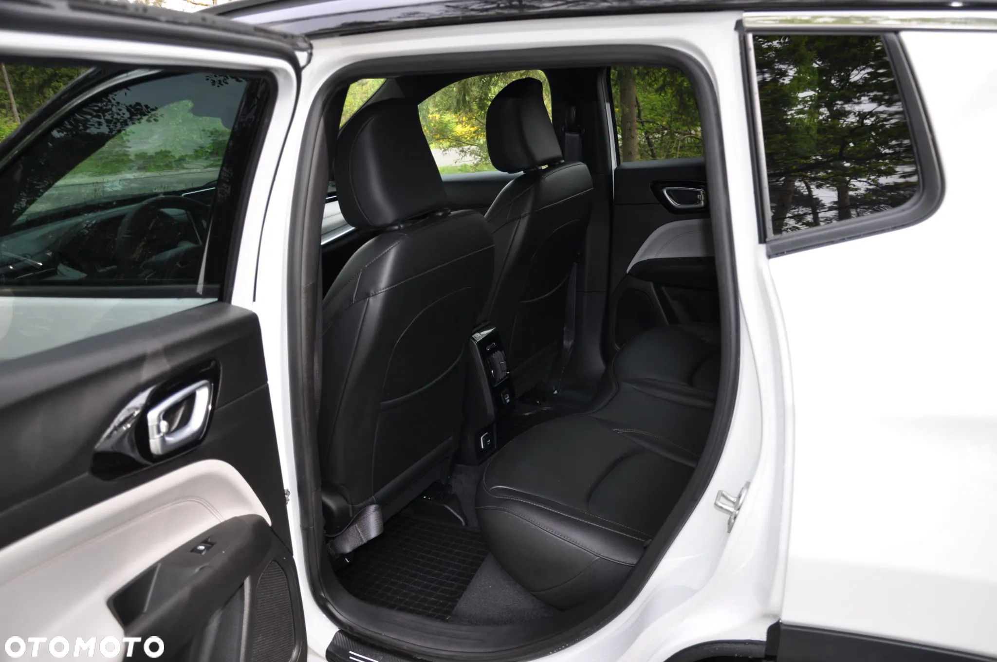 Jeep Compass - 10
