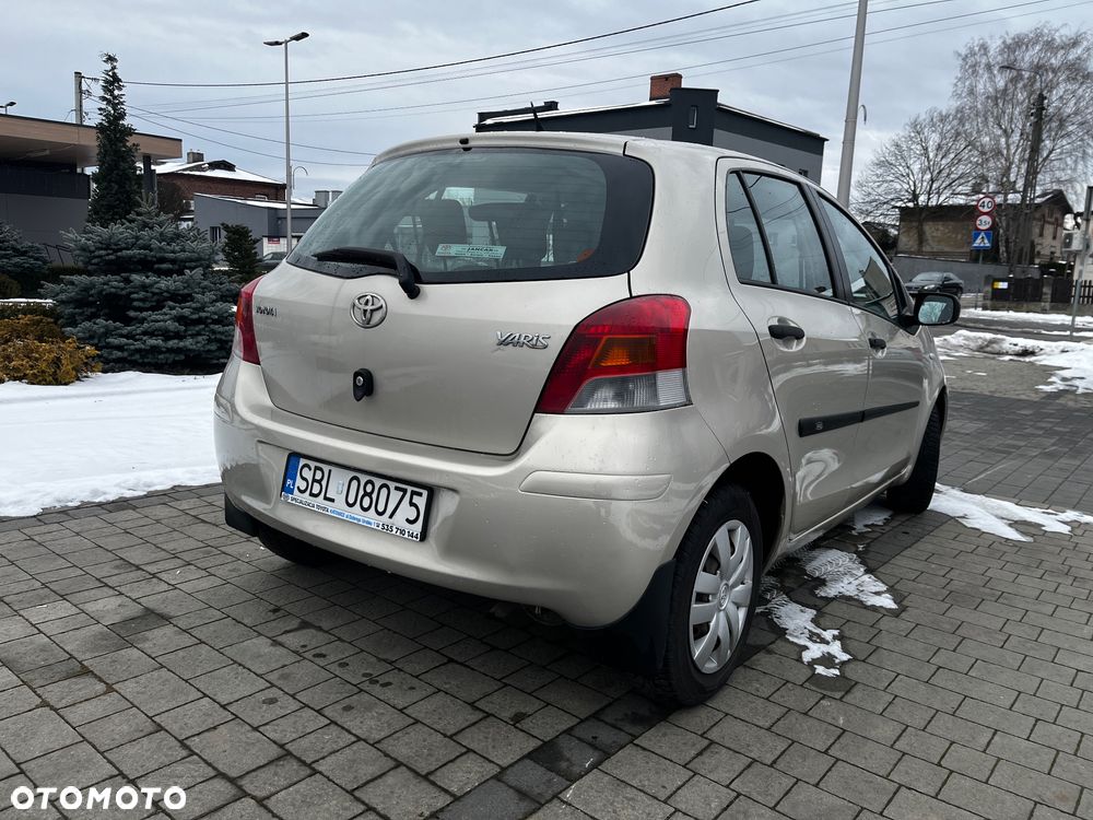 Toyota Yaris 1.0 Terra A/C - 3