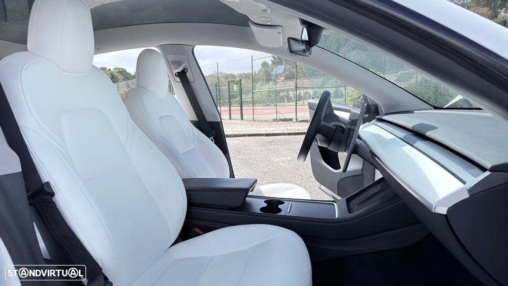 Tesla Model Y Long Range Tração Integral - 18