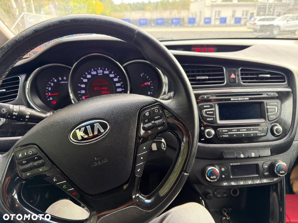 Kia Ceed 1.6 CRDi 128 Platinum Edition - 9