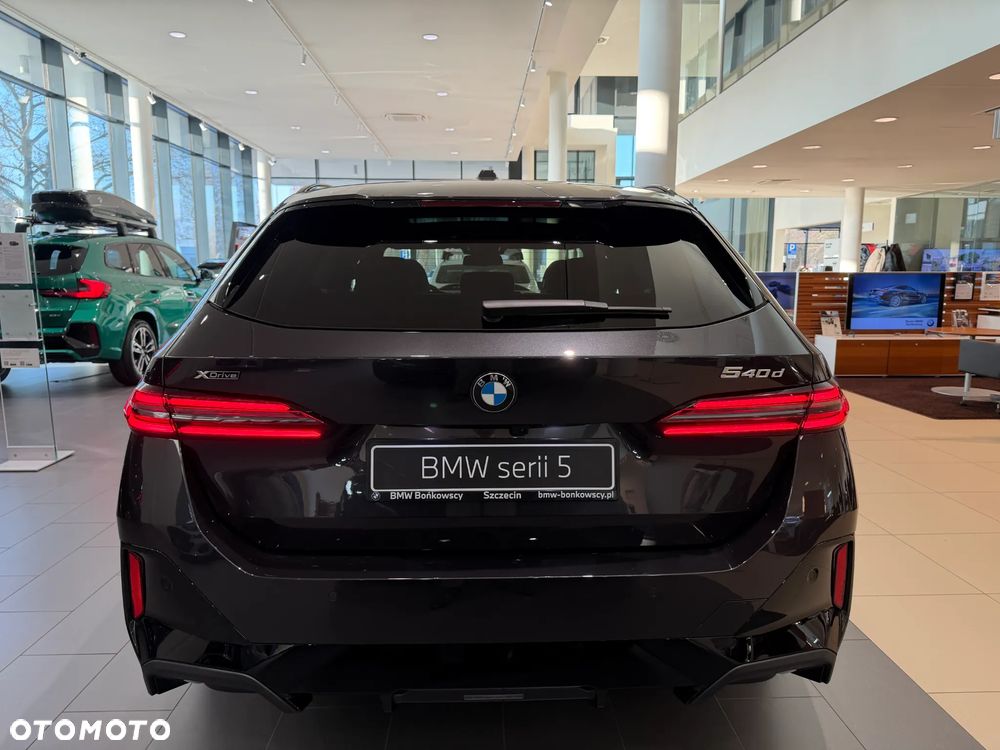 BMW Seria 5 540d xDrive mHEV M Sport - 4