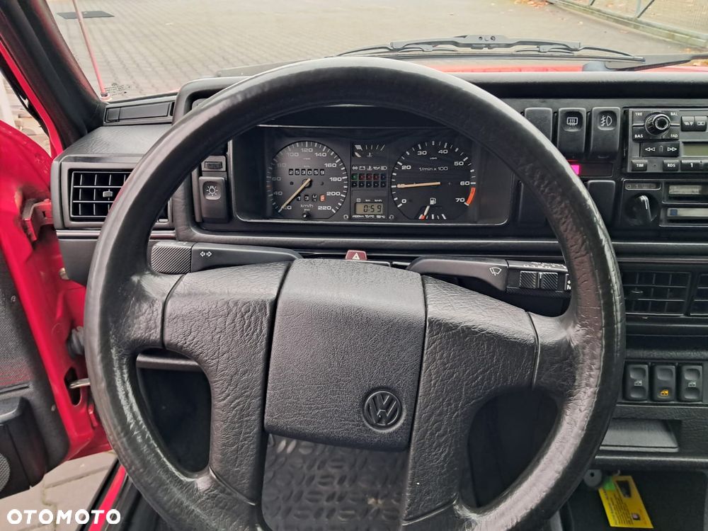 Volkswagen Golf 1.8 GTI - 12