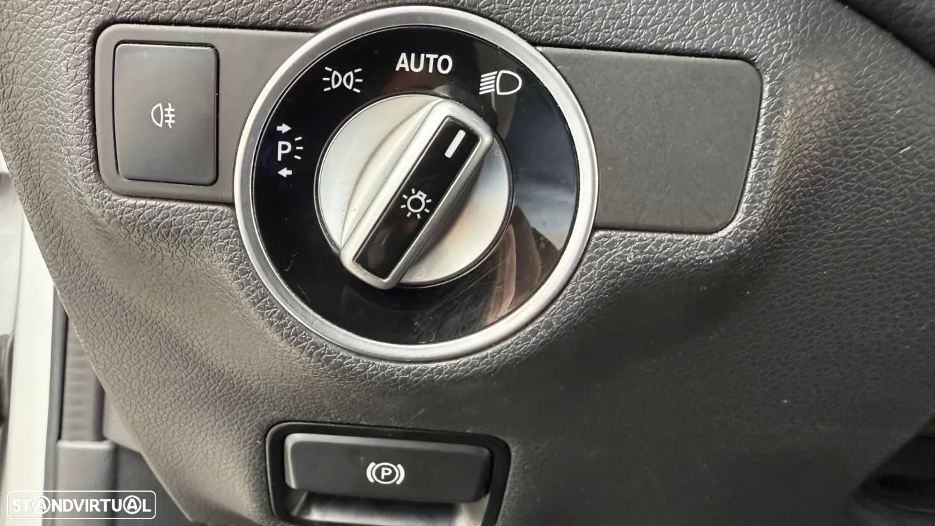 Mercedes-Benz GLA 180 CDi AMG Line - 32