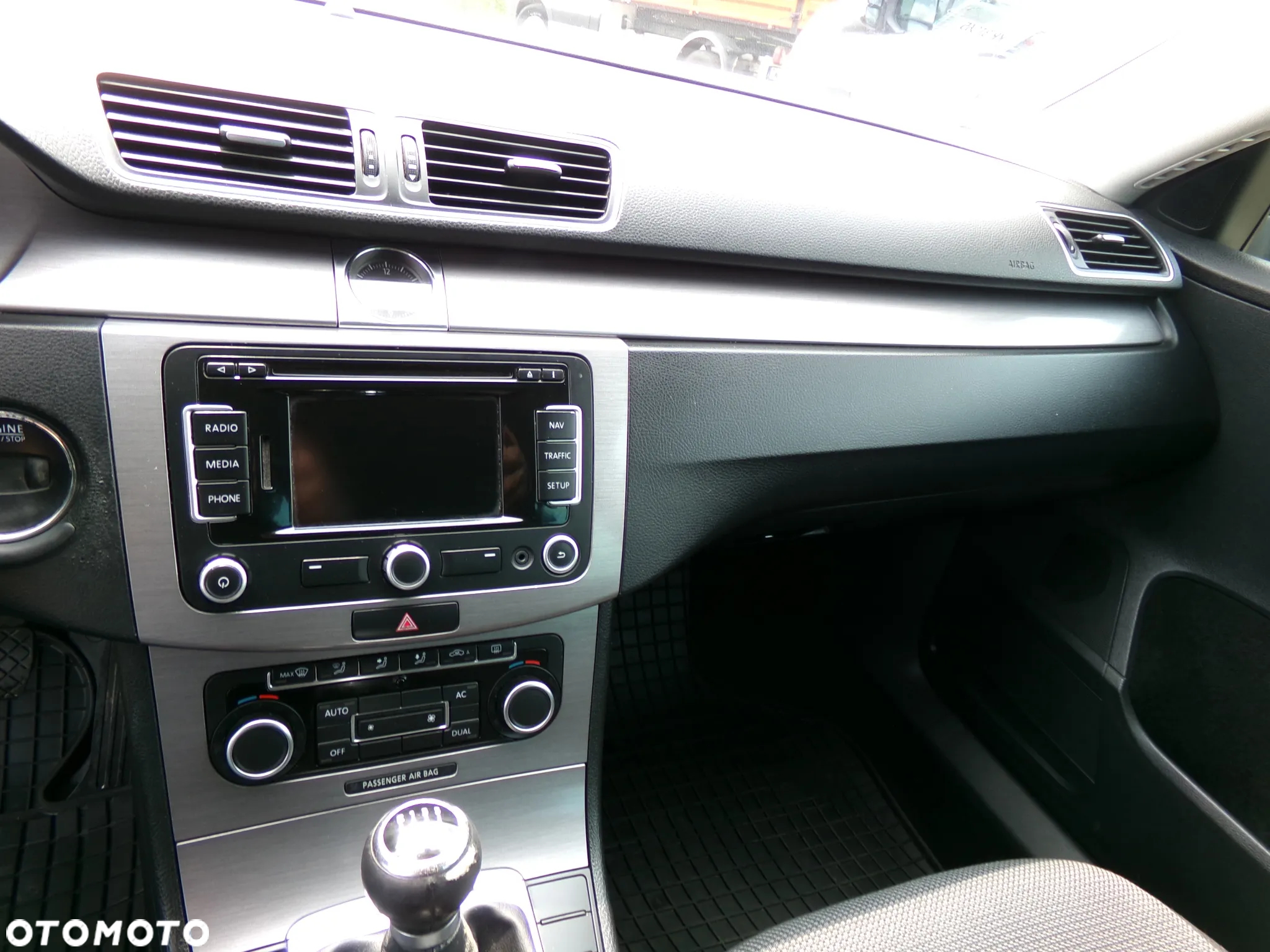 Volkswagen Passat 2.0 TDI Comfortline - 11