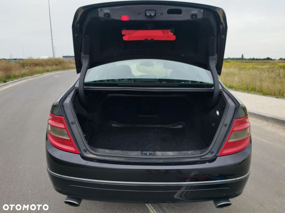 Mercedes-Benz Klasa C 320 CDI Avantgarde 4-Matic - 18
