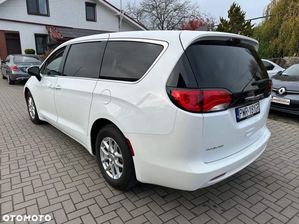 Chrysler Pacifica - 4