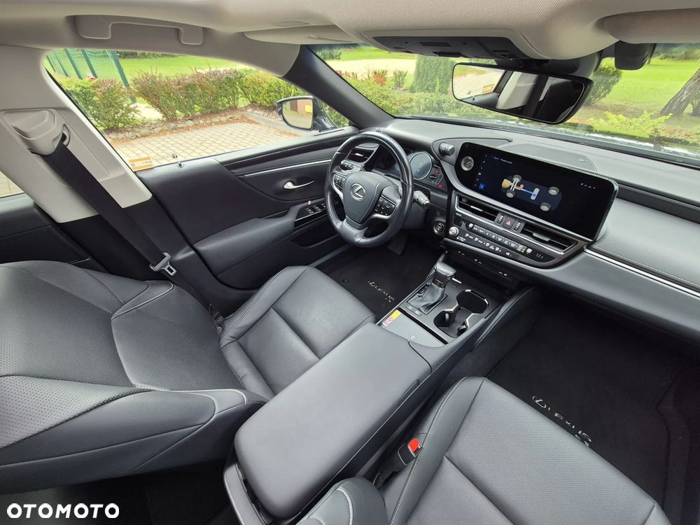 Lexus ES 300h Business Edition - 21