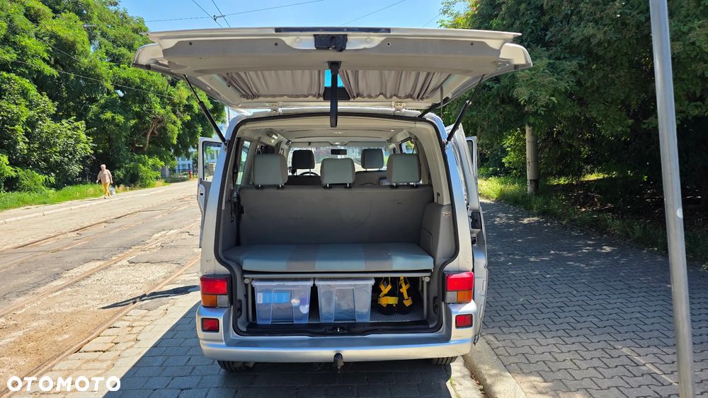 Volkswagen Multivan - 20