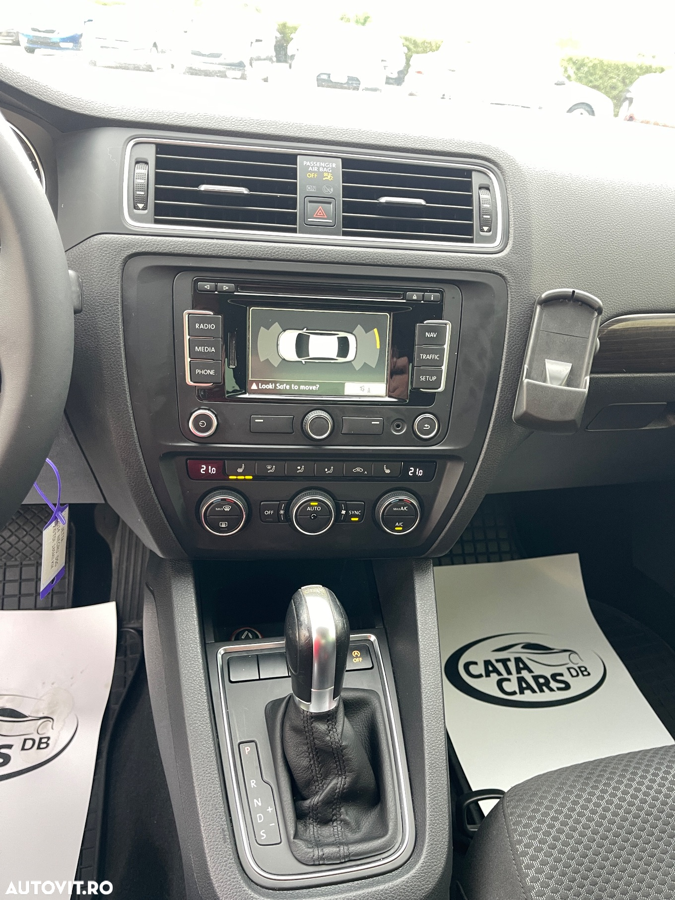 Volkswagen Jetta - 33