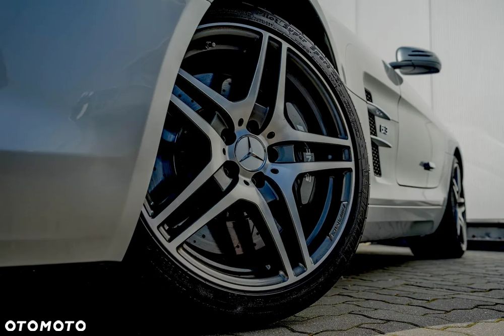 Mercedes-Benz SLS - 7