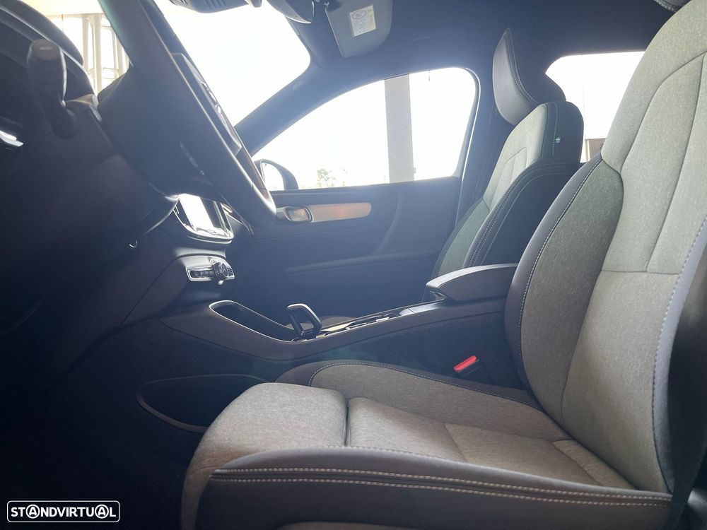 Volvo XC 40 2.0 B3 Plus Dark - 12