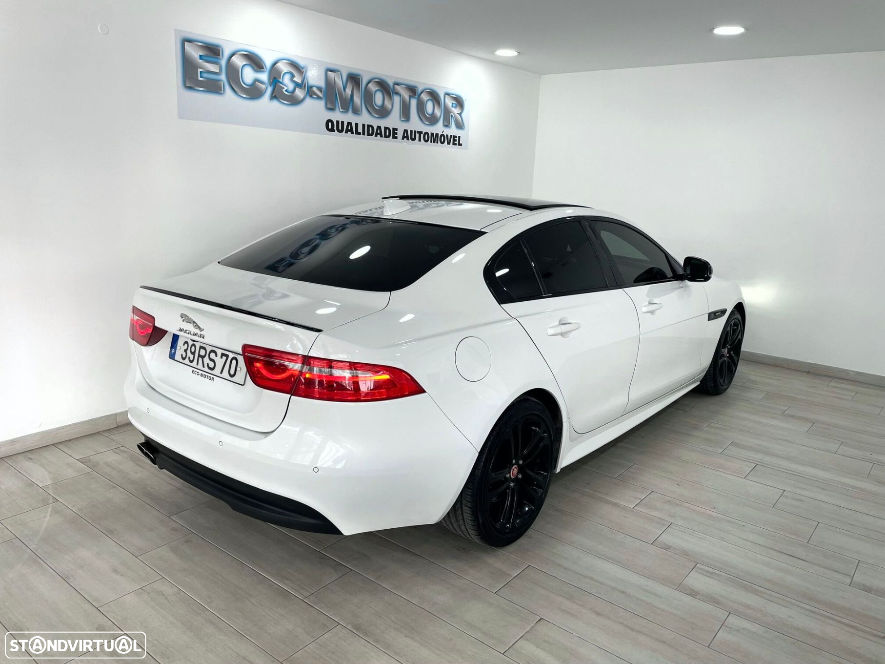 Jaguar XE 2.0 D R-Sport Aut. - 3