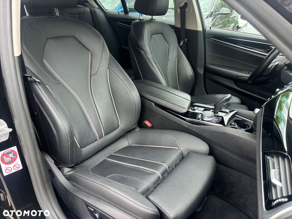 BMW Seria 5 520d xDrive Luxury Line sport - 12