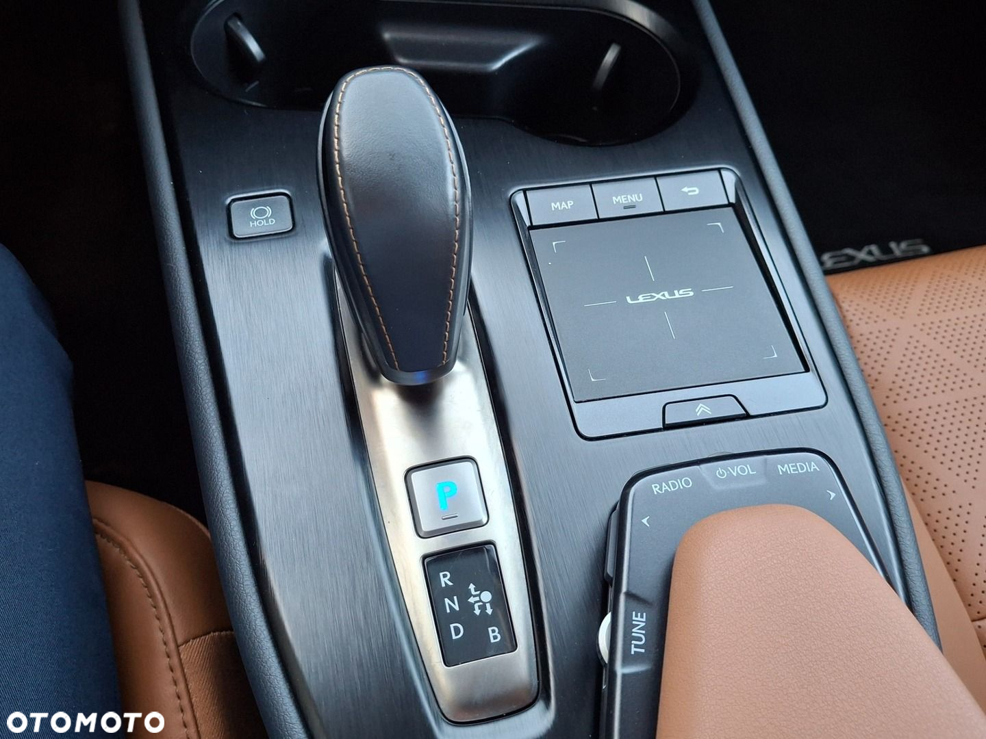 Lexus UX - 22
