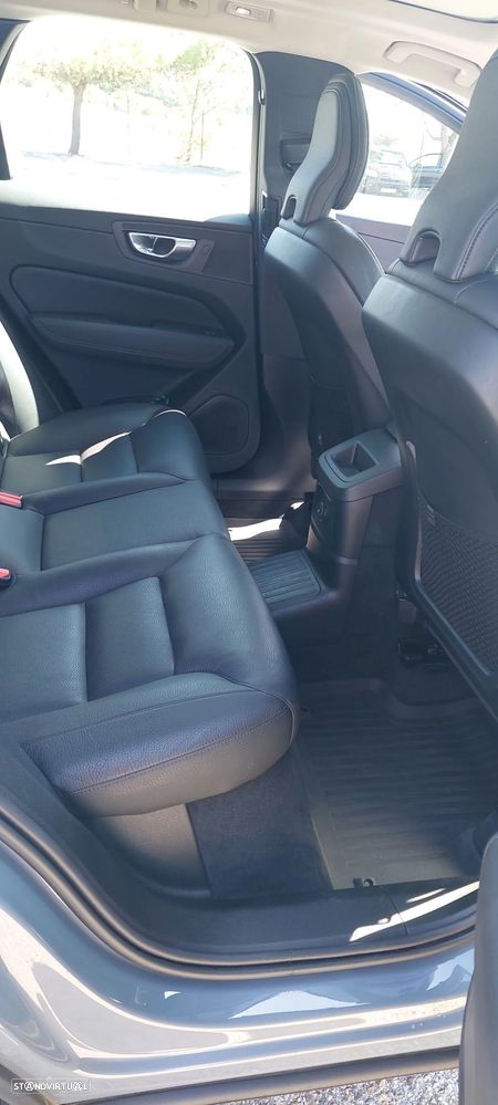 Volvo XC 60 2.0 T6 PHEV Plus Dark AWD - 21