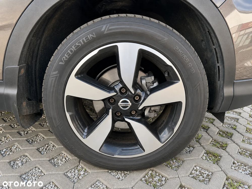 Nissan Qashqai 1.6 DIG-T 360 - 24