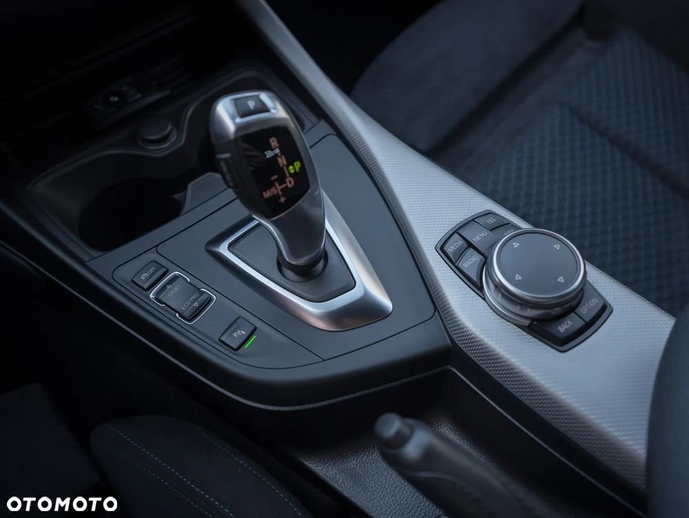 BMW Seria 1 118d M Sport Shadow - 34