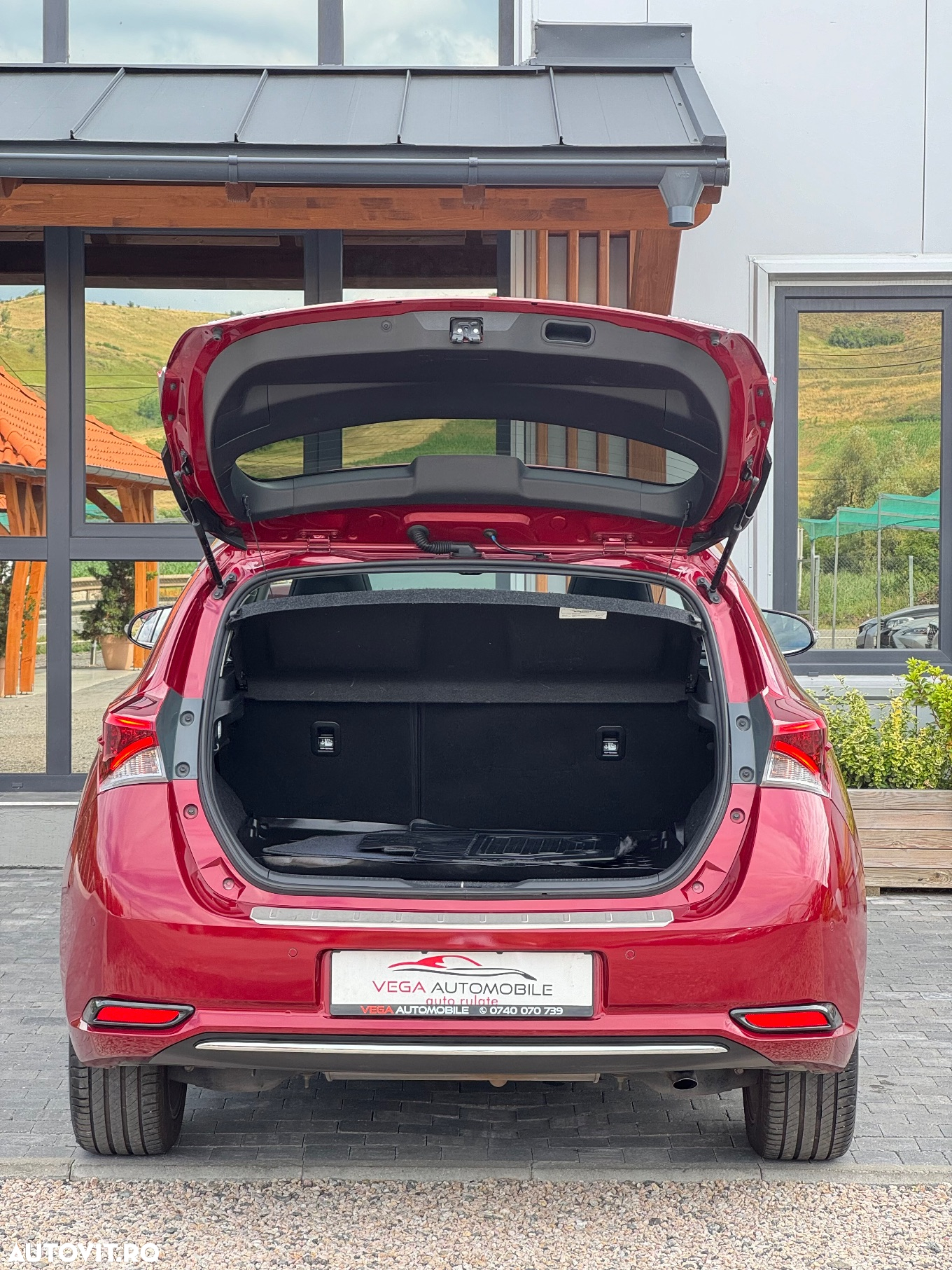 Toyota Auris 1.8 VVT-i Hybrid Automatik Design Edition - 40