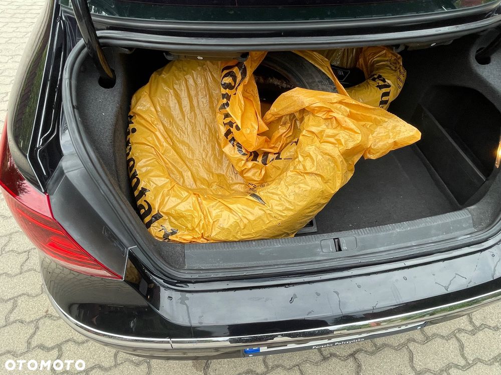 Volkswagen Passat - 12