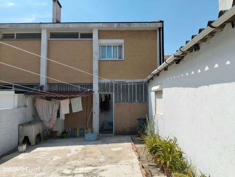 Vende-se Moradia T2 +1 -Bairro do Cedro - Grande imagem: 4/12