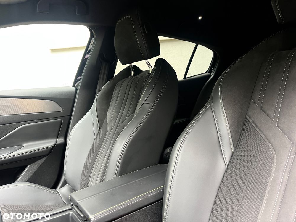 Peugeot 408 PureTech 130 EAT8 GT - 27