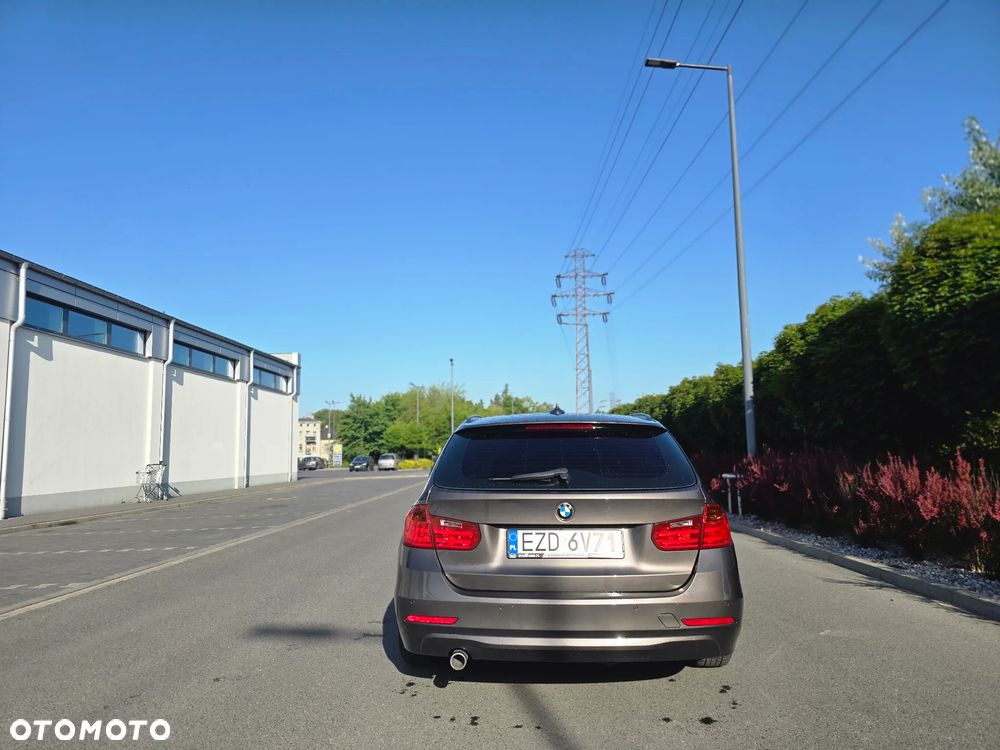 BMW Seria 3 318d - 4
