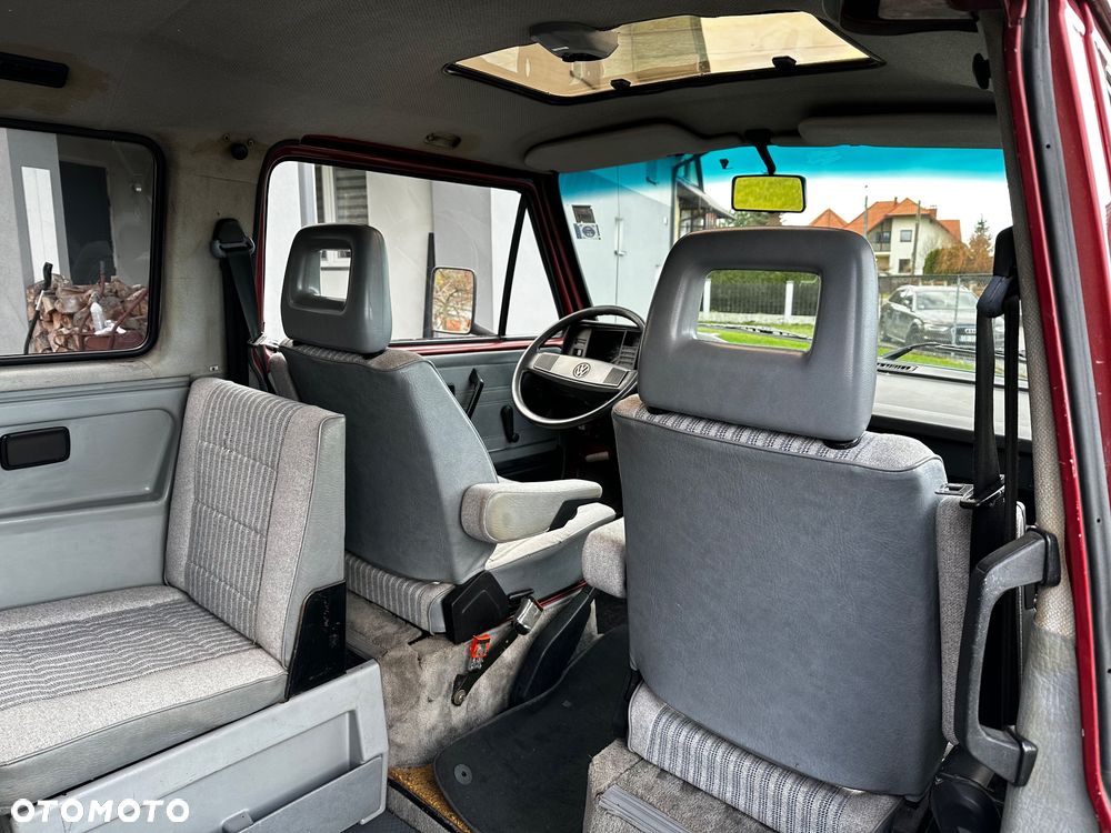 Volkswagen Multivan - 13