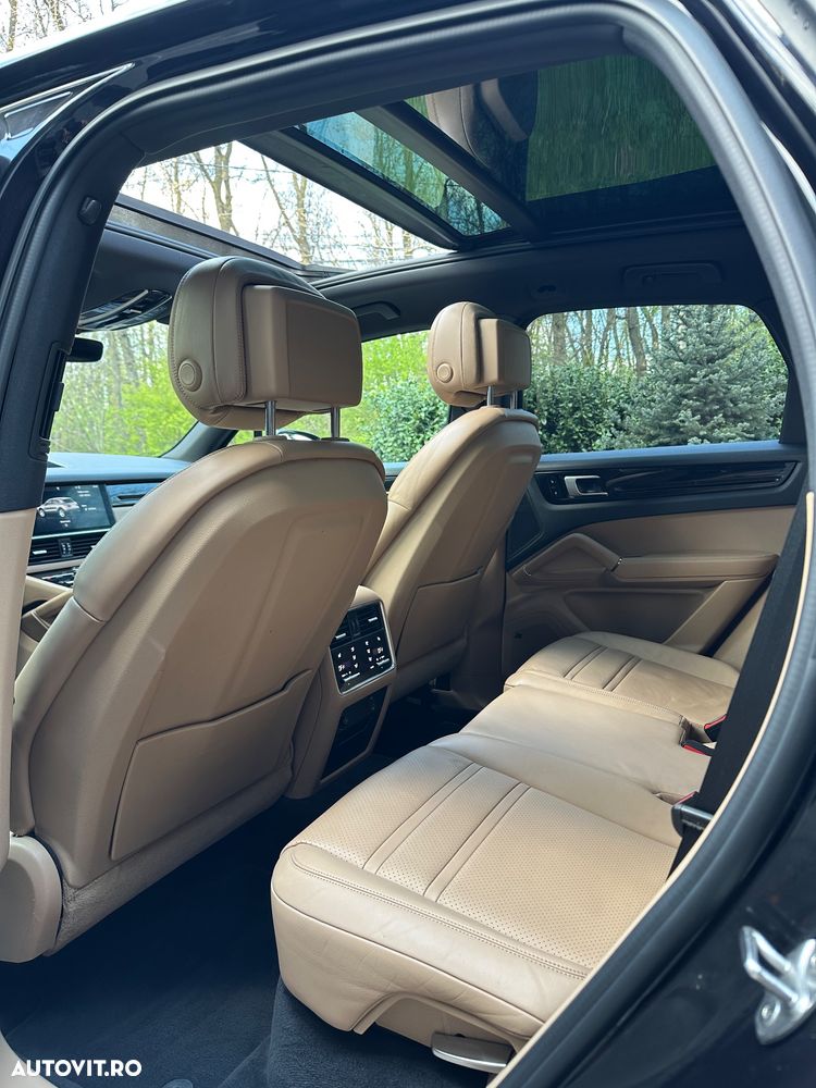 Porsche Cayenne Tiptronic S - 12