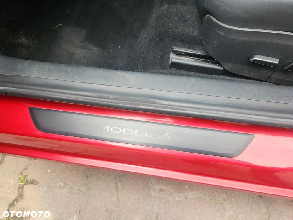 Tesla Model 3 Standard Reichweite Plus Hinterradantrieb - 11