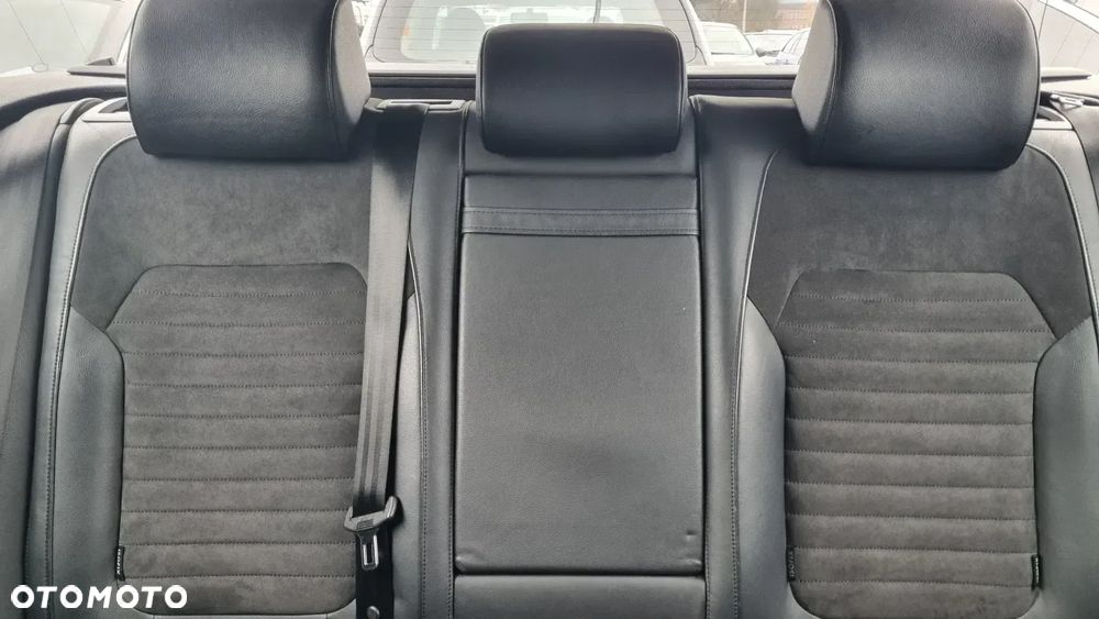 Volkswagen Passat - 18