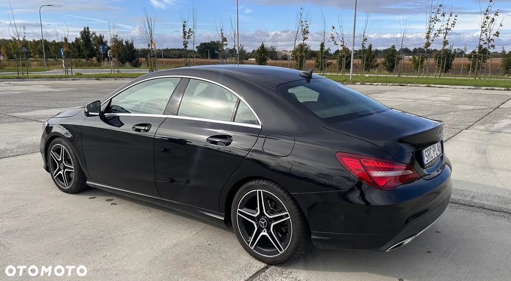 Mercedes-Benz CLA 180 7G-DCT - 4