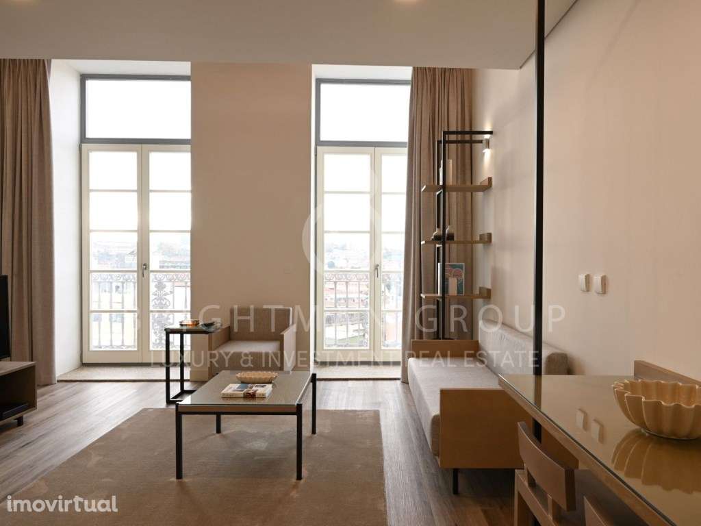 Apartamento T1 no Palácio Fervença, no Porto - Grande imagem: 2/18