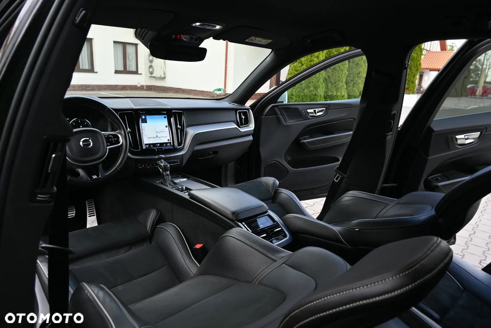 Volvo XC 60 D5 SCR AWD R-Design - 35