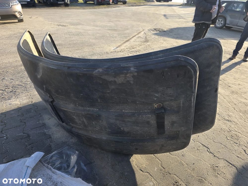 Szerokie błotniki przednie John Deere 7280R - 2