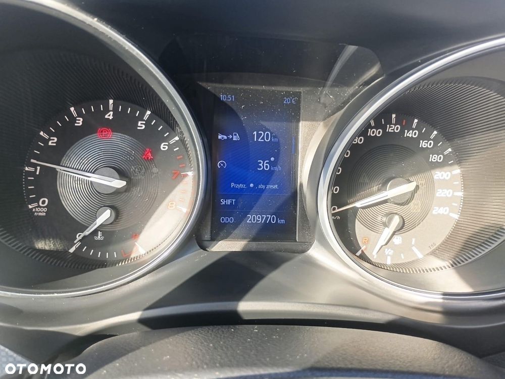 Toyota Avensis 2017 photo 5