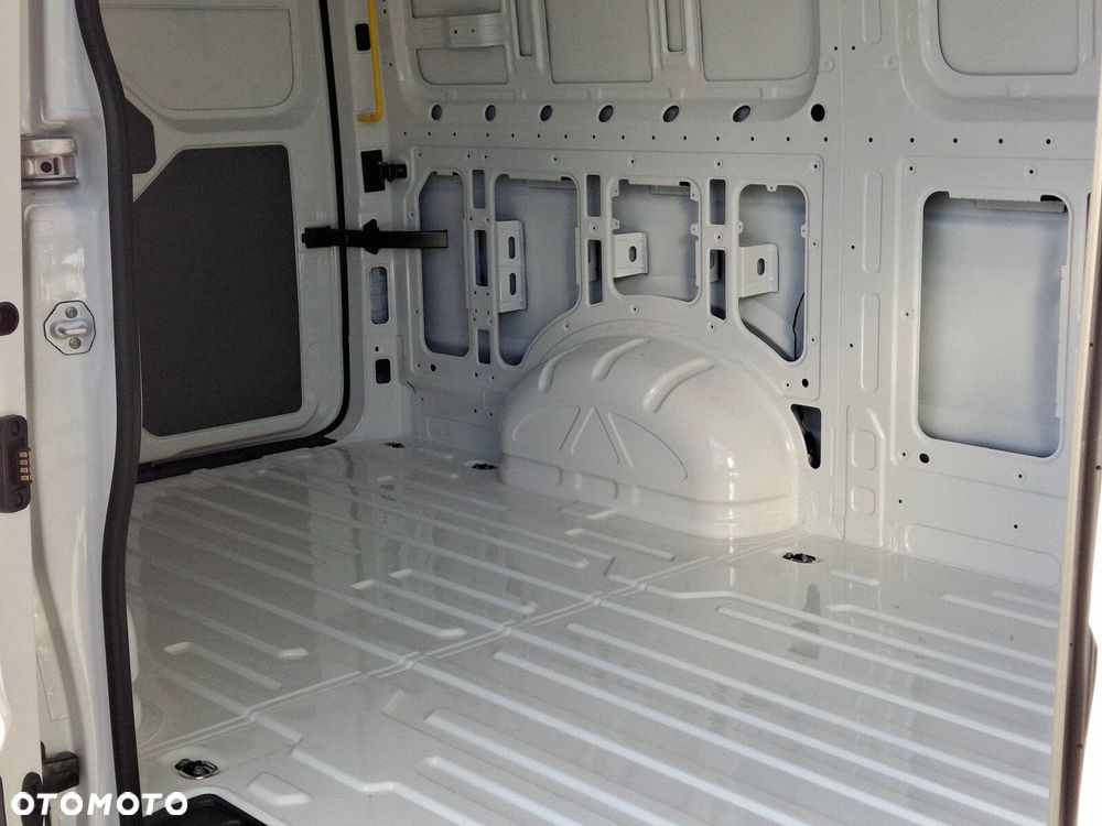 Volkswagen Crafter - 12