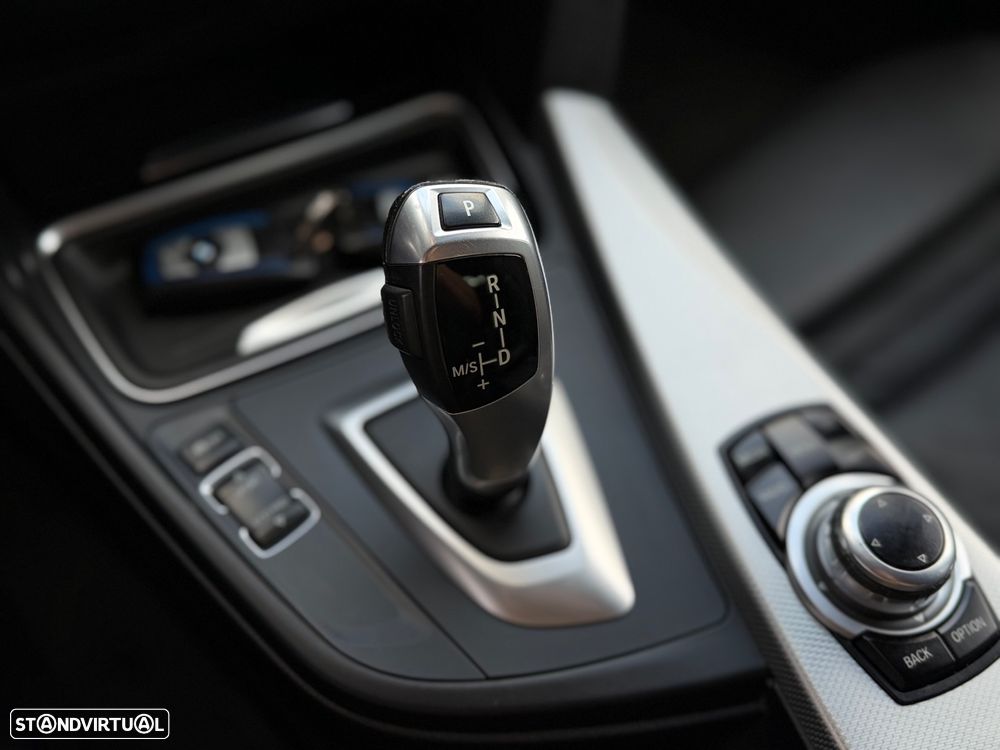 BMW 320 d Aut. M Sport - 24