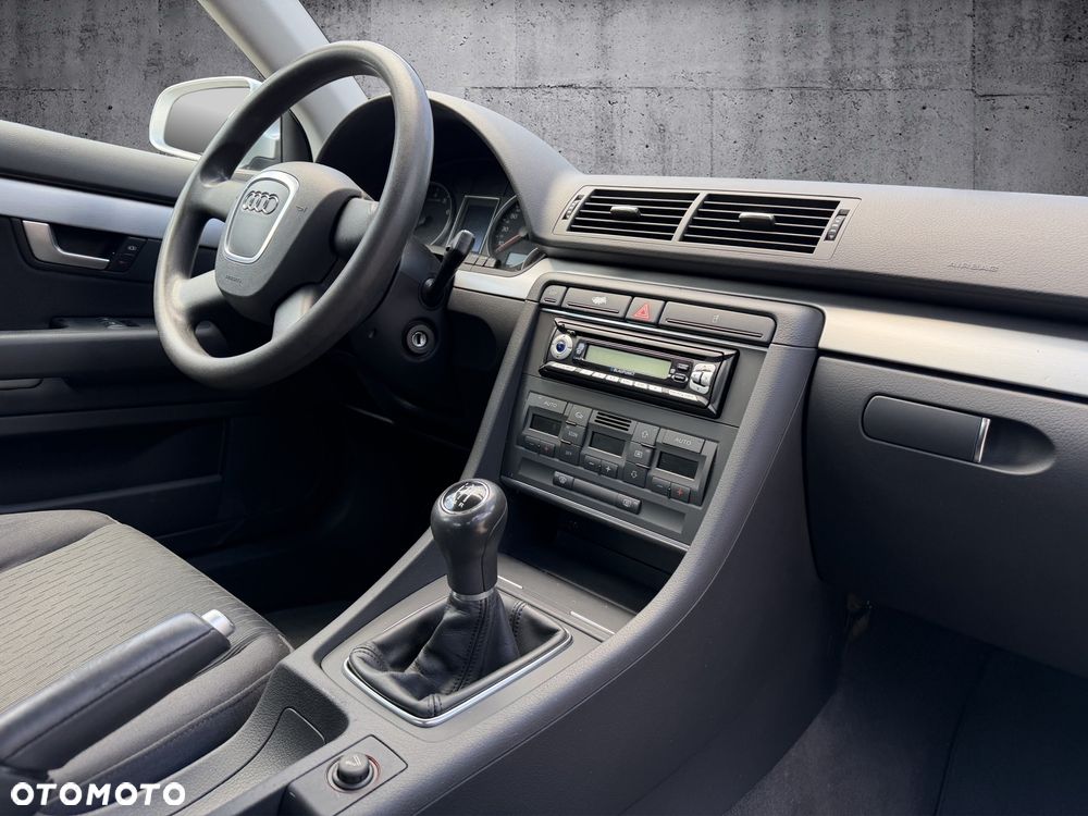Audi A4 Limousine - 9